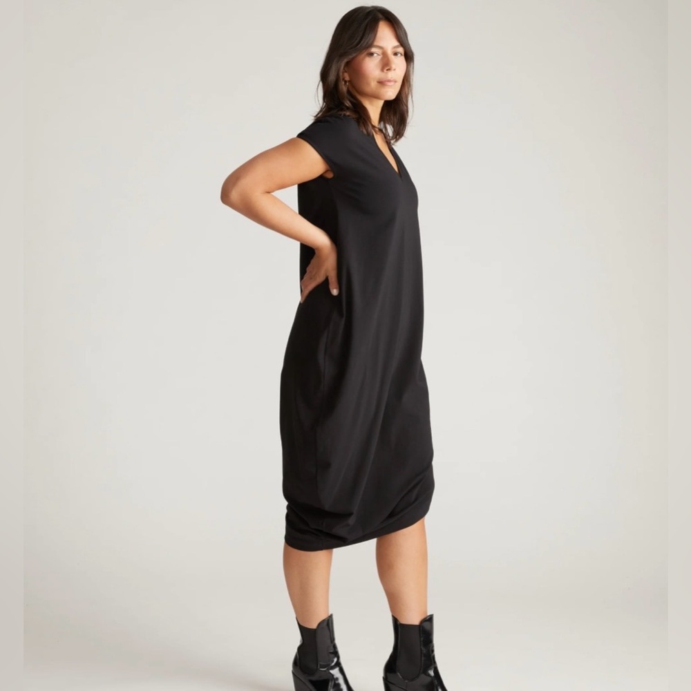 NWT! | UNIVERSAL STANDARD Iconic Geneva V-Neck Short Sleeve Dress Black S/14-16 - Picture 11 of 12